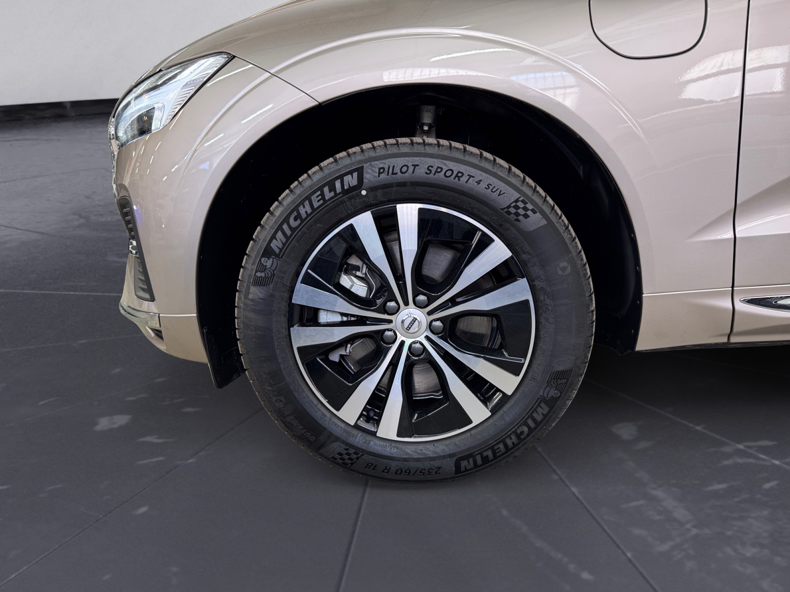 XC60 RECHARGE T6 AWD PLUG-IN CORE BRIGHT - immagine 15
