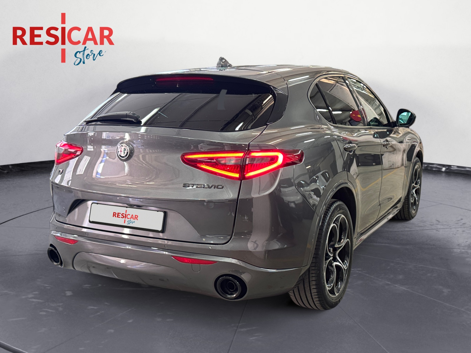 Stelvio 2.2 t Veloce Q4 210cv auto - immagine 5