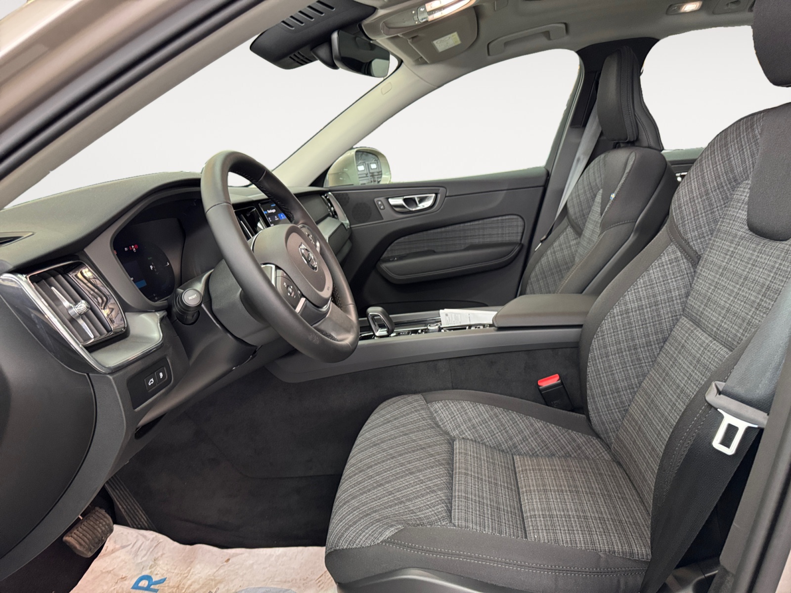 XC60 RECHARGE T6 AWD PLUG-IN CORE BRIGHT - immagine 7