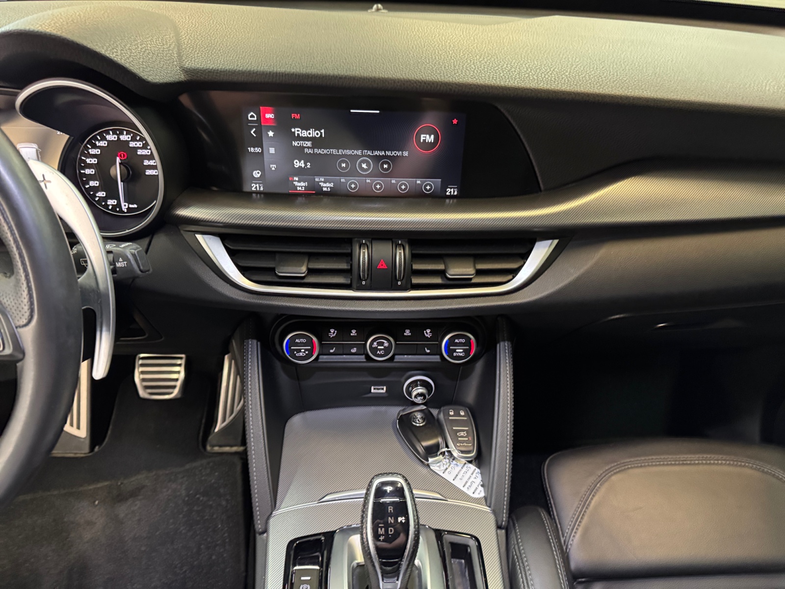 Stelvio 2.2 t Veloce Q4 210cv auto - immagine 9