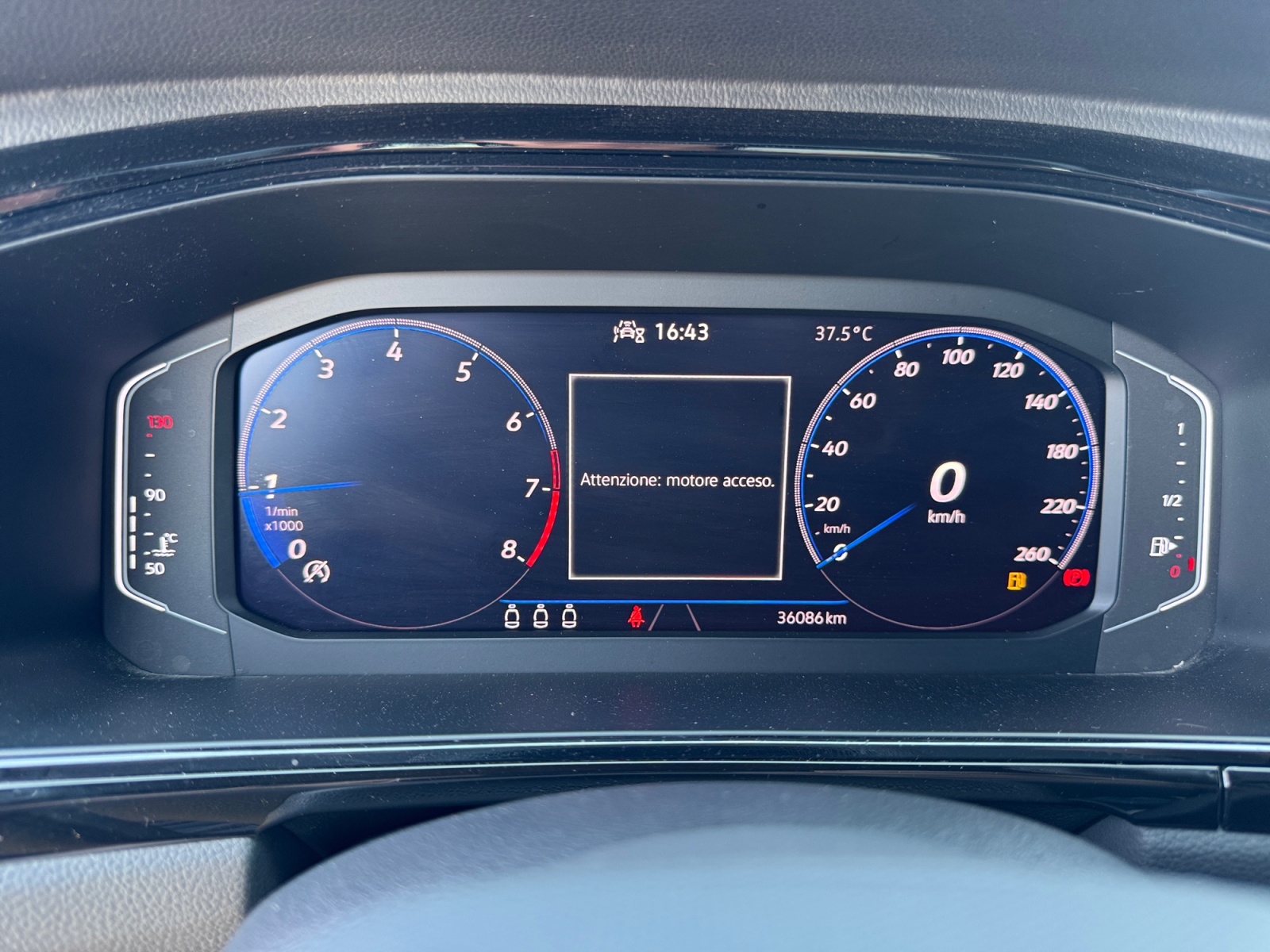 T-Roc 1.5 tsi R-Line - immagine 8