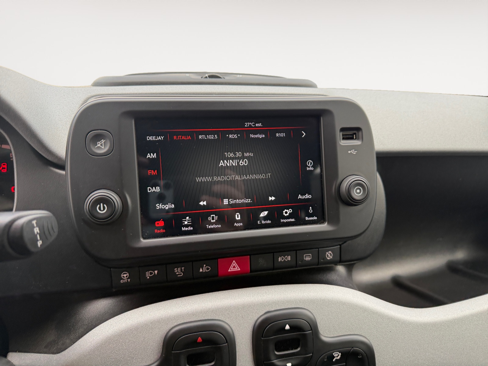 Panda 1.0 firefly hybrid Garmin s&s 70cv 5p.ti - immagine 10