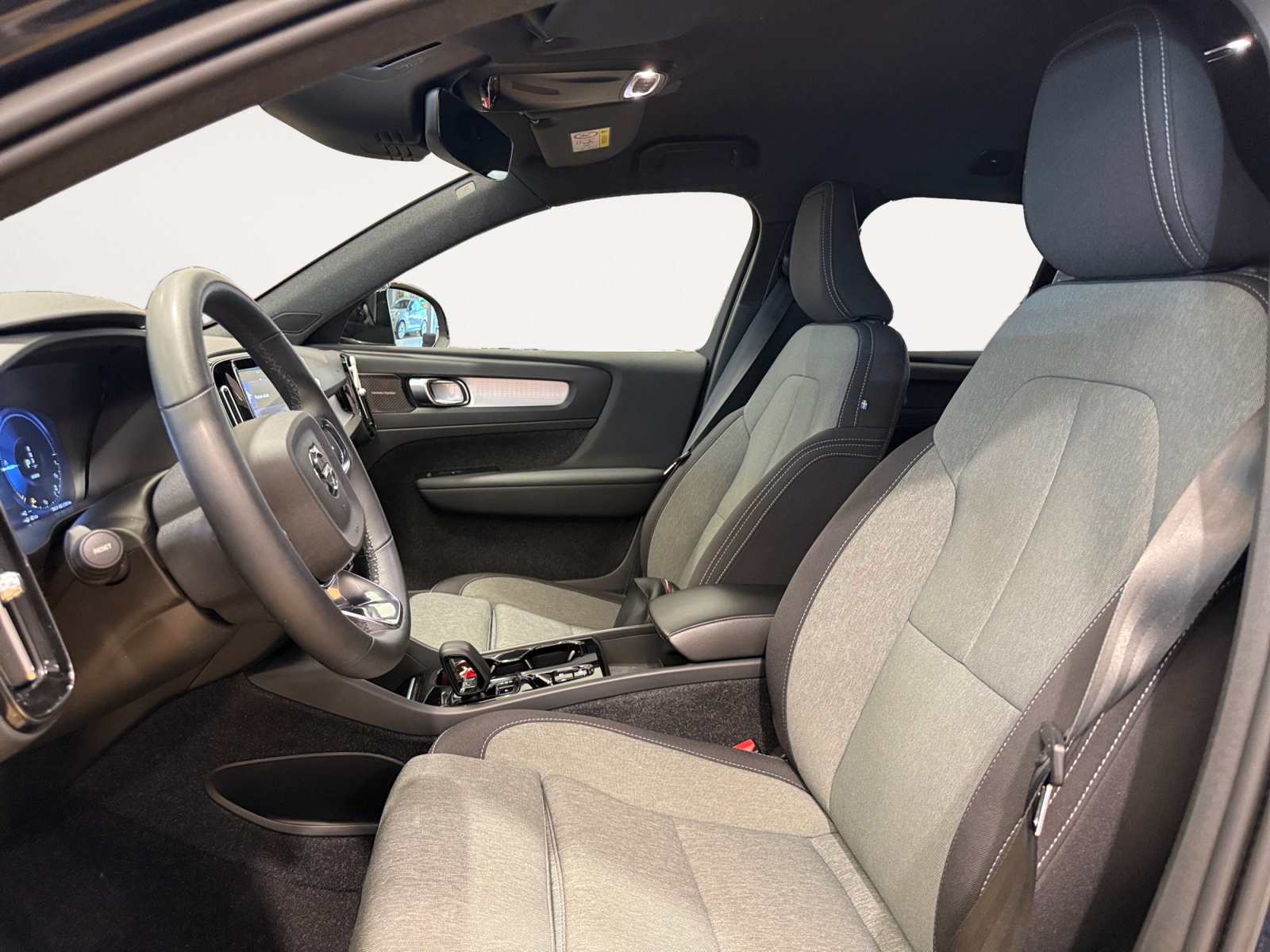 XC40 1.5 t4 recharge phev Core auto - immagine 7