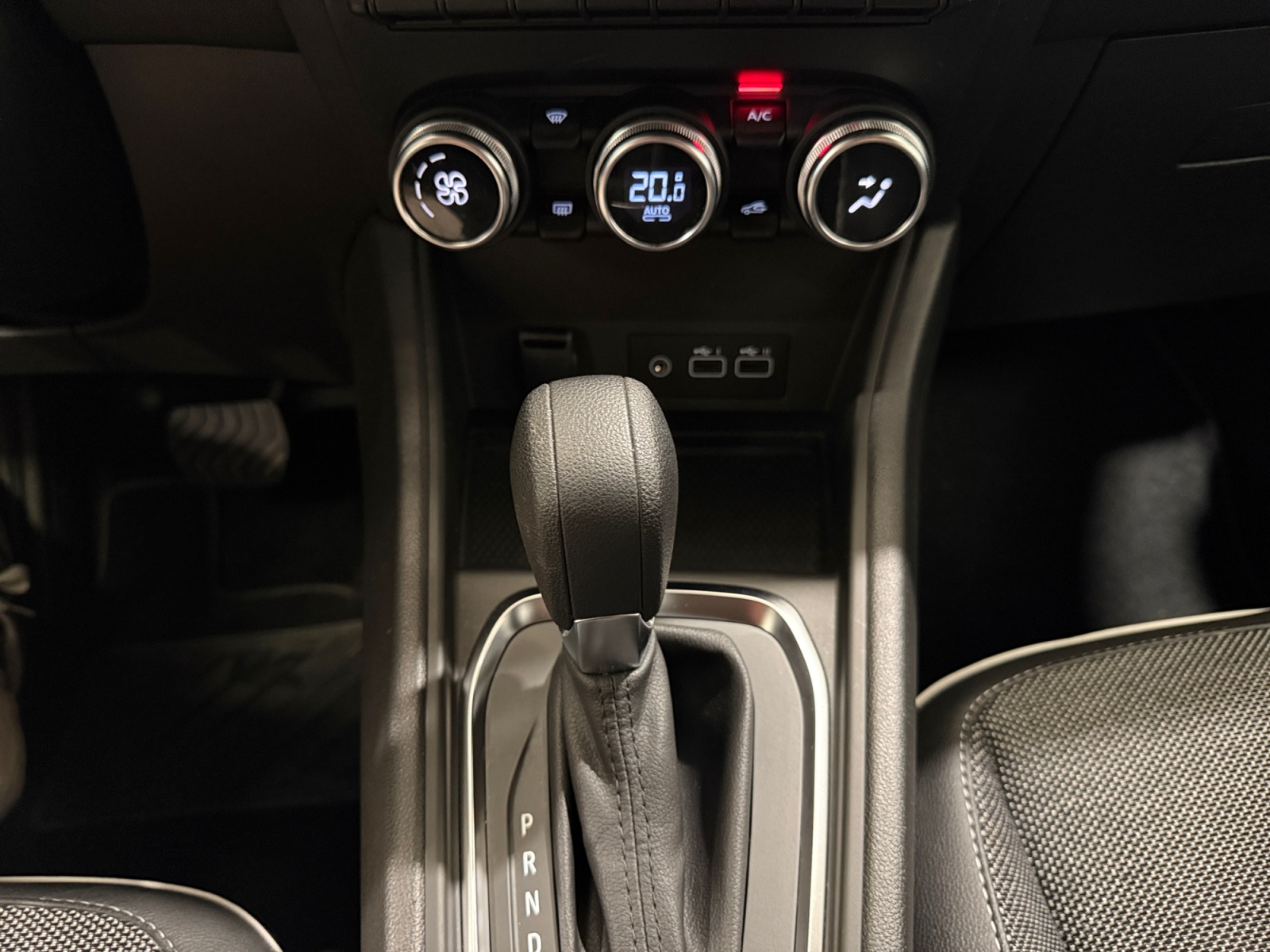 Captur 1.6 E-Tech full hybrid Equilibre 145cv auto - immagine 9