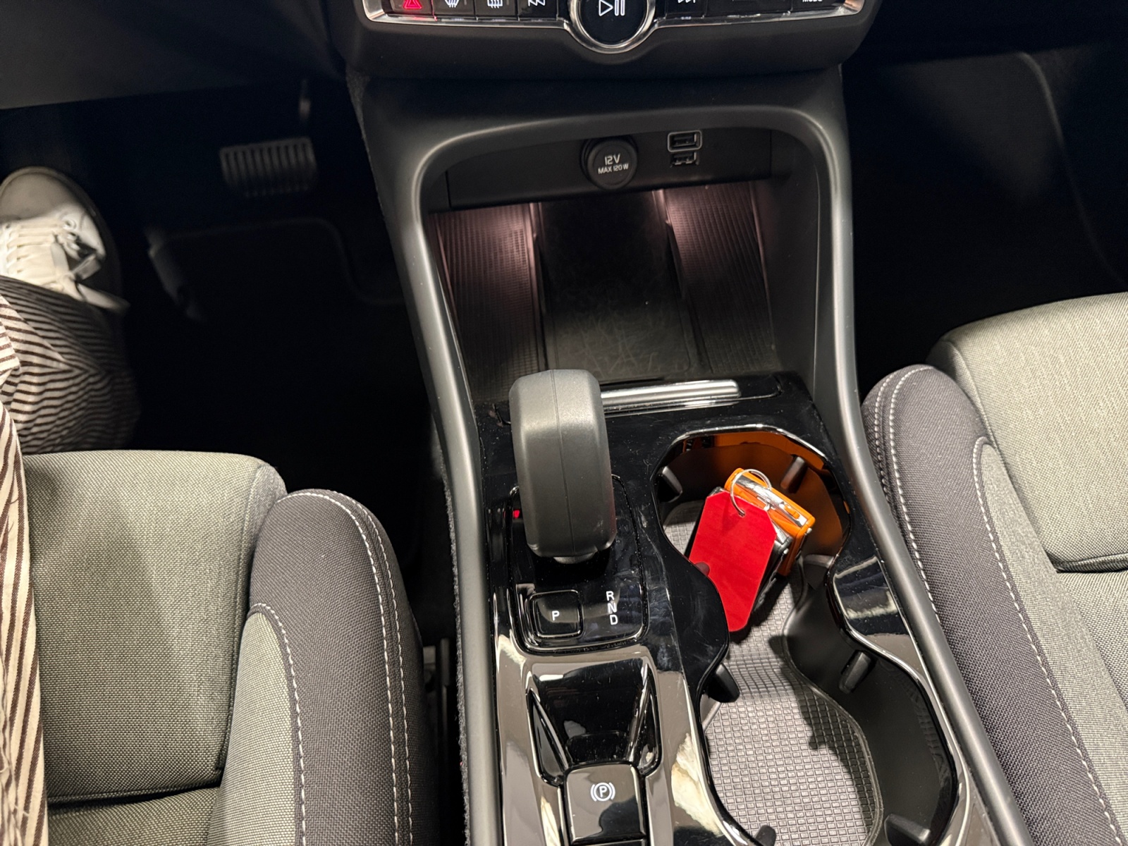 XC40 1.5 t4 recharge phev Core auto - immagine 9