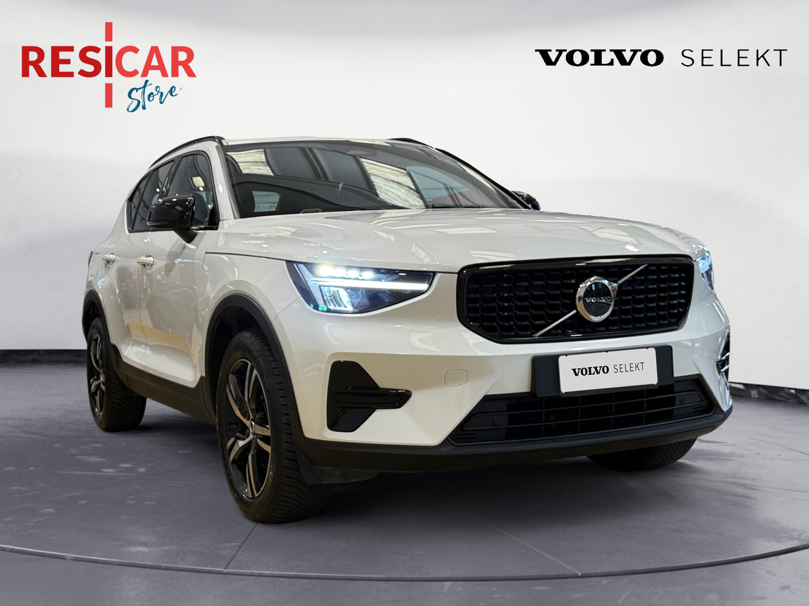 XC40 2.0 b3 Plus Dark auto